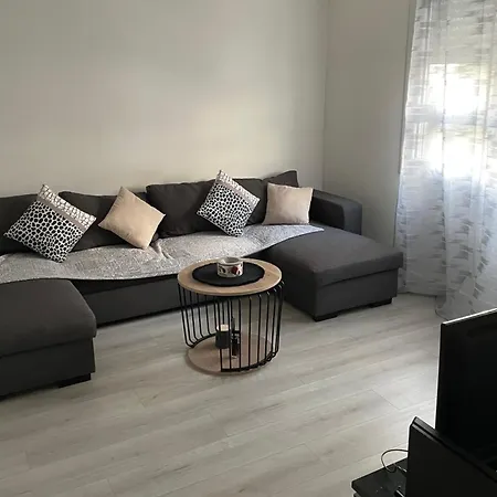 Apartment Deux Pieces
